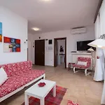 1 Bedroom Beautiful In *
