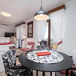 1 Bedroom Beautiful In Apartment