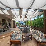 1 Bedroom Beautiful In