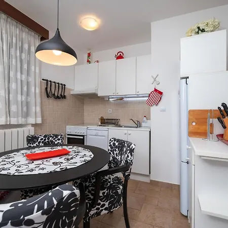 1 Bedroom Awesome In * بيروغ