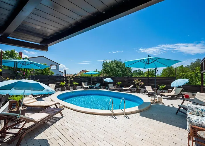 Διαμέρισμα Cozy In *